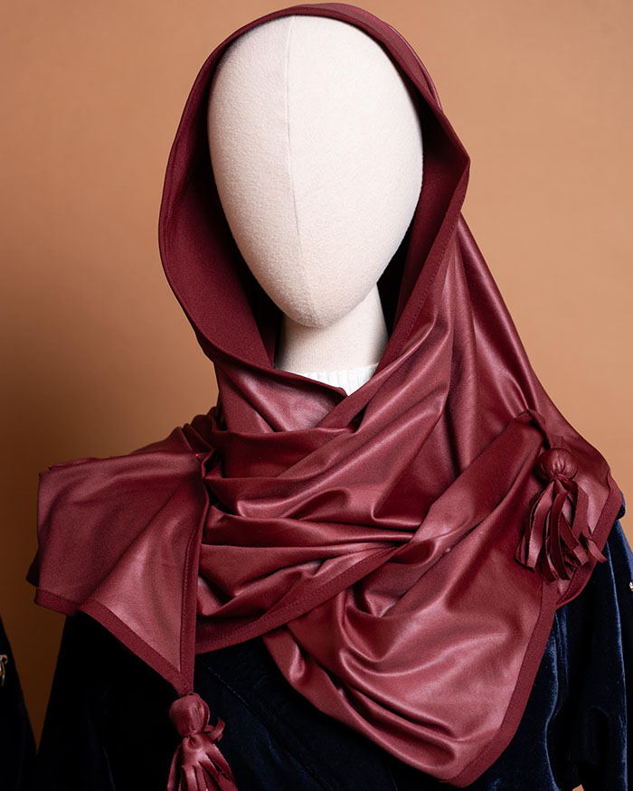 روسری زرشکی